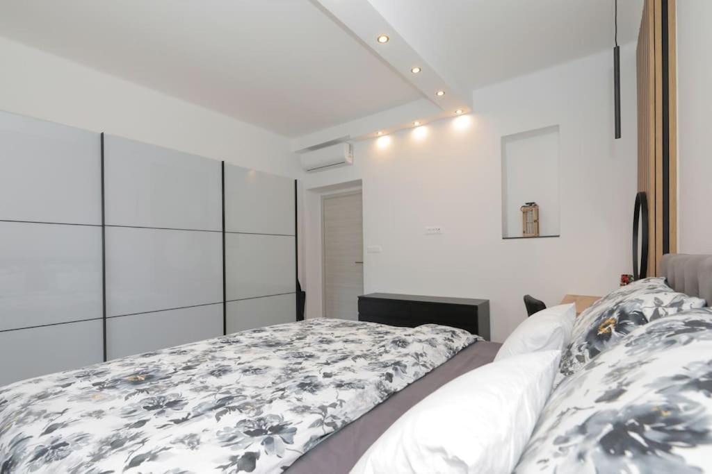 Tata Apartment Spalato Esterno foto